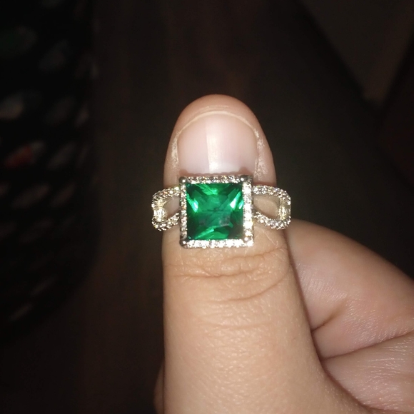 Jewelry - Size 9 ring